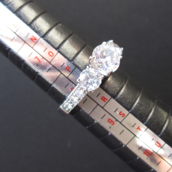 💍✨ Retired LIA SOPHIA BLANCA CZ Cubic Zirconia Sparkly Silver Tone Ring Size 8 - Picture 8 of 14